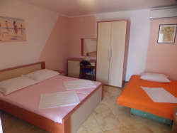 Apartmany Vivien Kustići (Ostrov Pag)