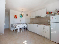 Apartmenthaus Nina Miholascica (Insel Cres)