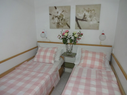 Apartmenthaus TINA Novalja (Insel Pag)