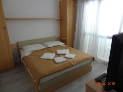 Apartmenthaus Bed & Breakfast Klaričić  Zivogosce